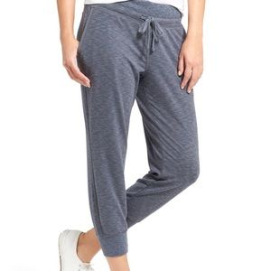Athleta Grey Heather Techie Terry Activewear Capri